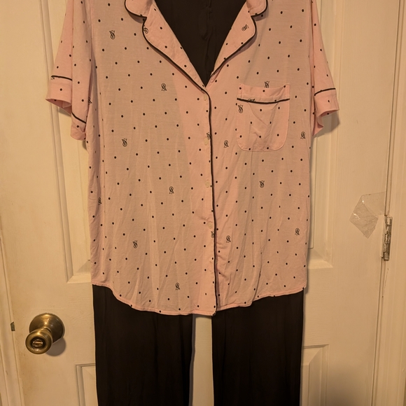 Victoria's Secret Pink and Black Polka Dot Pajama Set Size Medium - Picture 1 of 7